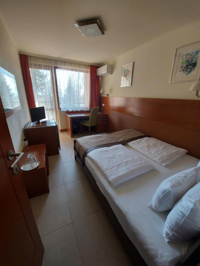 Hotel Villa Pax Balatonalmádi Dış mekan fotoğraf